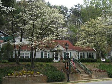Black Forest B&B and Luxury Cabins - Helen, GA