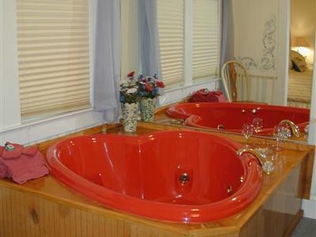 Black Forest B&B and Luxury Cabins - Helen, GA