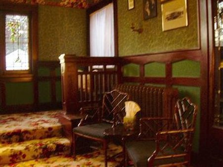 Mansion Bed & Breakfast - Dundee, IL