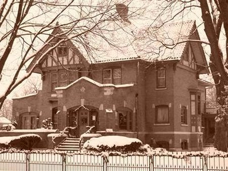 Mansion Bed & Breakfast - Dundee, IL