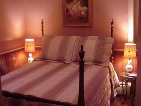 Hertzog Homestead B & B - Ephrata, PA