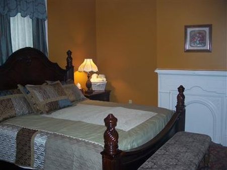 Bayberry House Bed & Breakfast - Steubenville, OH