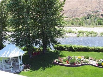 Warm Springs Inn Bed and Breakfast - Wenatchee, WA