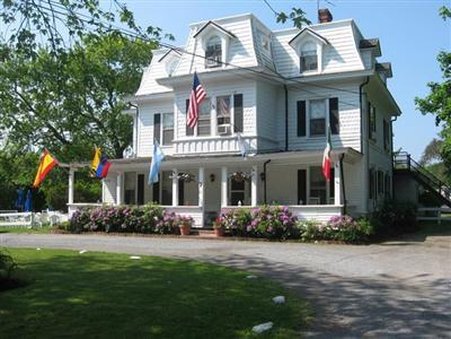 Grassmere Inn Bed and Breakfast - Westhampton Beach, NY