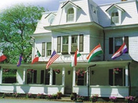 Grassmere Inn Bed and Breakfast - Westhampton Beach, NY