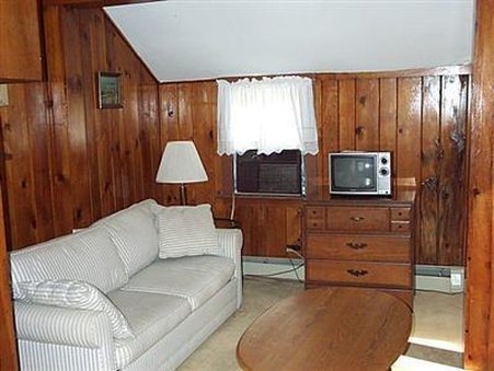 Grassmere Inn Bed and Breakfast - Westhampton Beach, NY