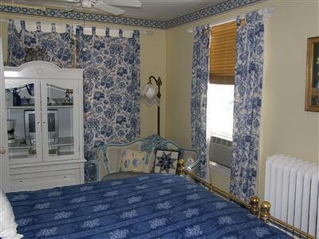Red Hook Country Inn - Red Hook, NY