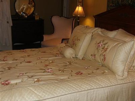 Red Hook Country Inn - Red Hook, NY