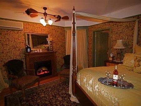 Pine Bush House Bed & Breakfast - Pine Bush, NY