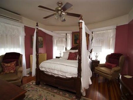 Pine Bush House Bed & Breakfast - Pine Bush, NY