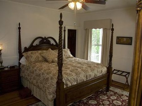 White Hall Manor B & B - Greencastle, PA
