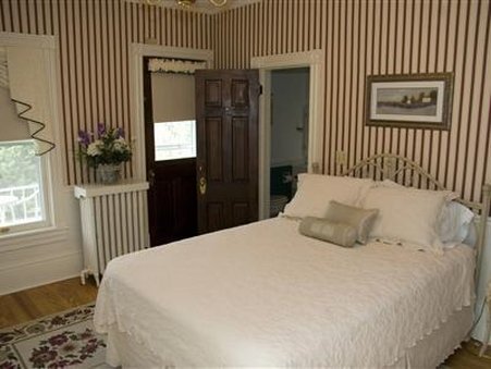 White Hall Manor B & B - Greencastle, PA