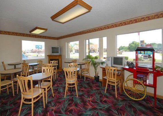 ECONO LODGE - Champaign, IL