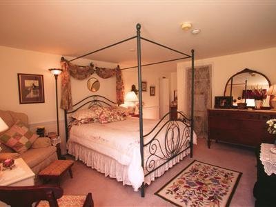 Beach Rose Inn - Falmouth, MA