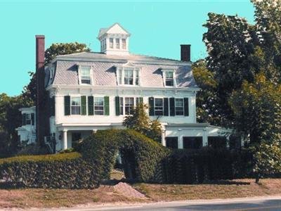 Colonial House Inn