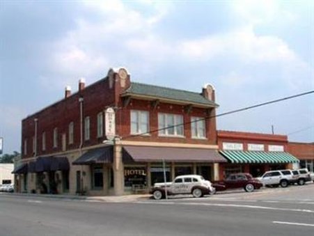 Defuniak Springs Hotel - Defuniak Springs, FL