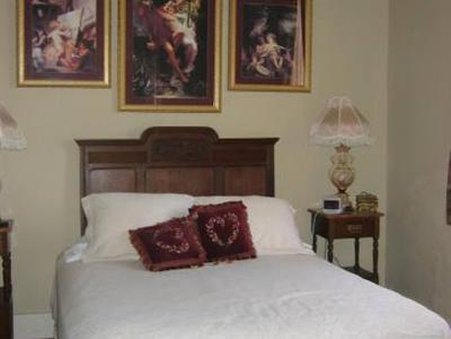 Defuniak Springs Hotel - Defuniak Springs, FL