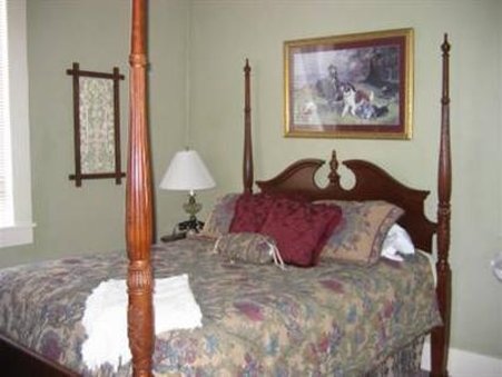 Defuniak Springs Hotel - Defuniak Springs, FL