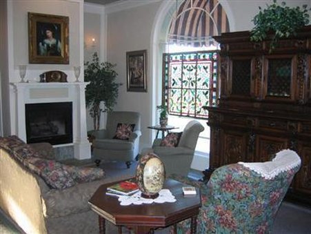 Defuniak Springs Hotel - Defuniak Springs, FL