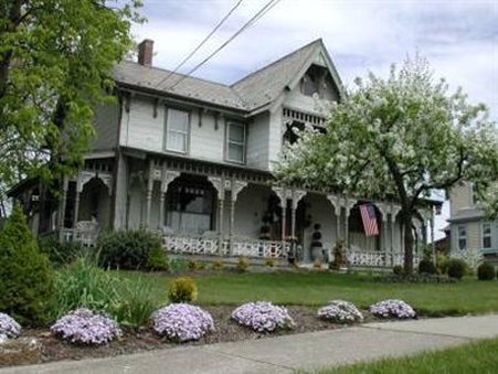 Rocking Horse Inn & Tent Rntl - Ravenna, OH