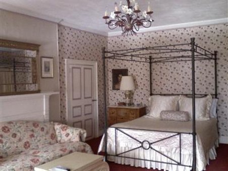 English Garden Bed and Breakfast - Schenectady, NY