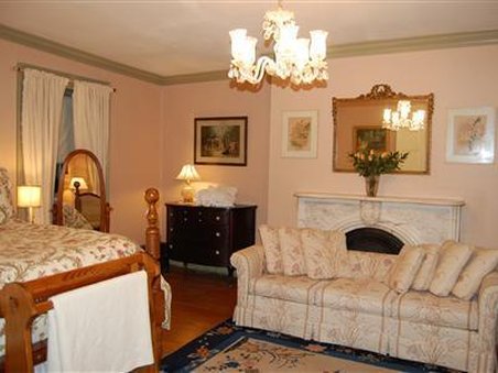 English Garden Bed and Breakfast - Schenectady, NY