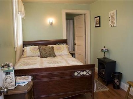 STARR Mansion Bed & Breakfast - Vallejo, CA