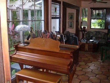 Hibiscus House Bed & Breakfast - West Palm Beach, FL