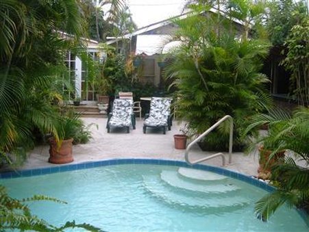 Hibiscus House Bed & Breakfast - West Palm Beach, FL