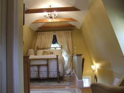 Maple Street Inn - West Barnstable, MA