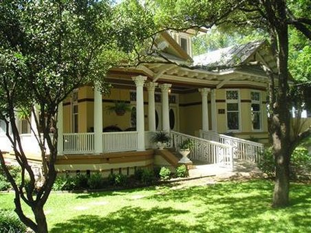 1908 Ayres Inn - San Antonio, TX