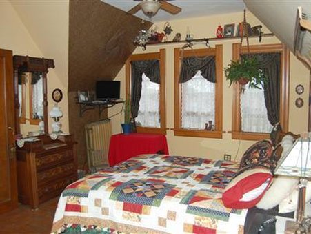 Schuster Mansion B & B