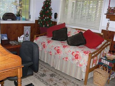 Santa's By The Sea Inc - Haleiwa, HI