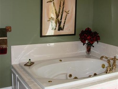 Hill House Bed & Breakfast - Loretto, KY