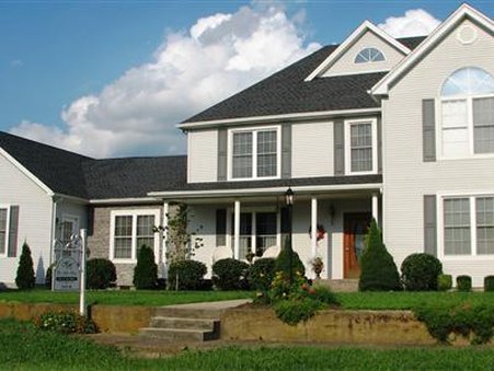 Hill House Bed & Breakfast - Loretto, KY