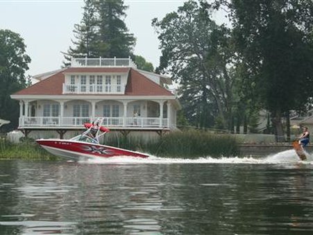 Clear Lake Bed & Breakfast - Lakeport, CA