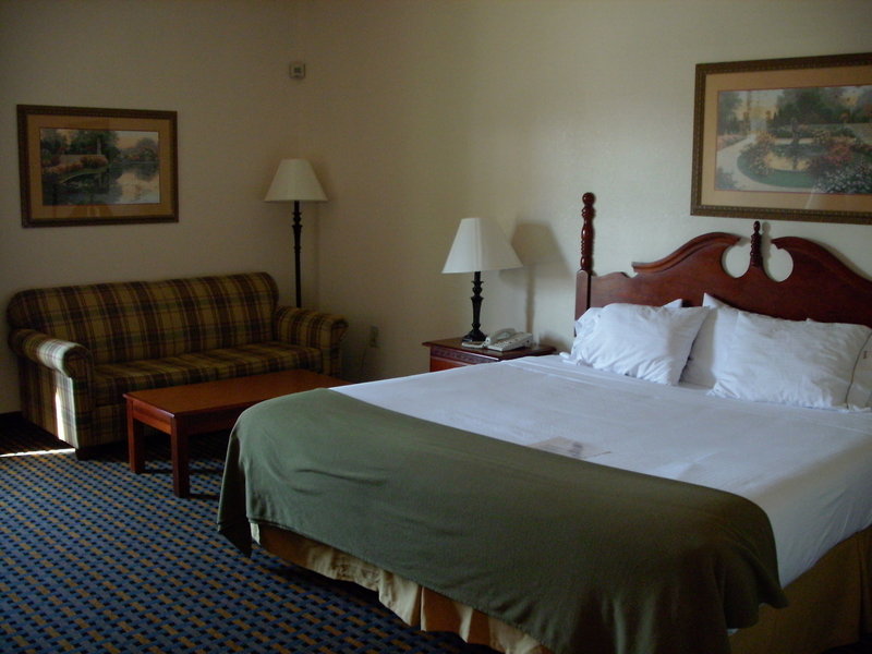 Holiday Inn Express & Suites LAURINBURG - Laurinburg, NC