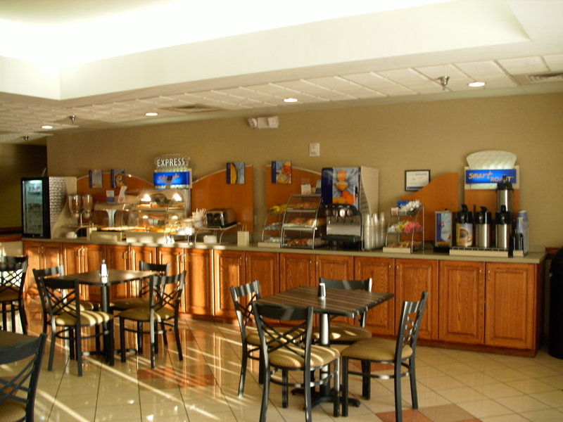 Holiday Inn Express & Suites LAURINBURG - Laurinburg, NC