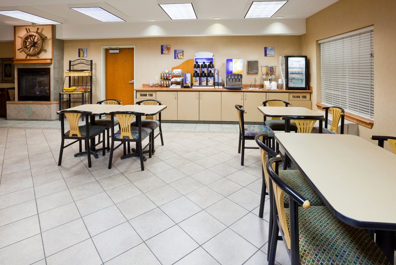 Holiday Inn Express ANCHORAGE - Whittier, AK