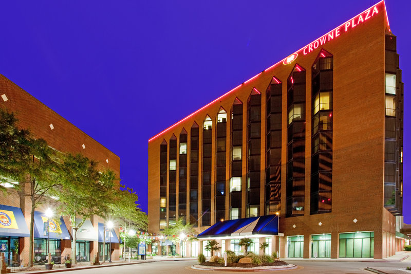 Crowne Plaza Hampton Marina - Hampton, VA