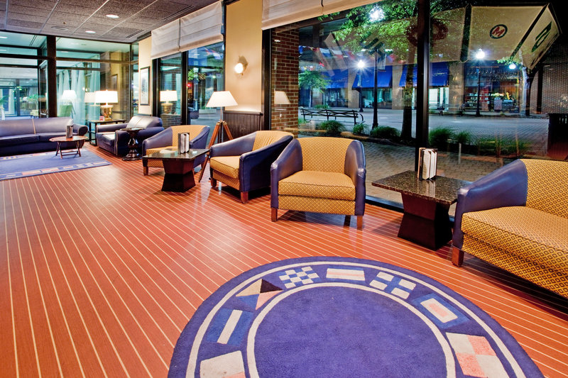 Crowne Plaza Hampton Marina - Hampton, VA