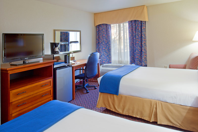 Holiday Inn Express HOUSTON SOUTHWEST - SUGAR LAND - Needville, TX