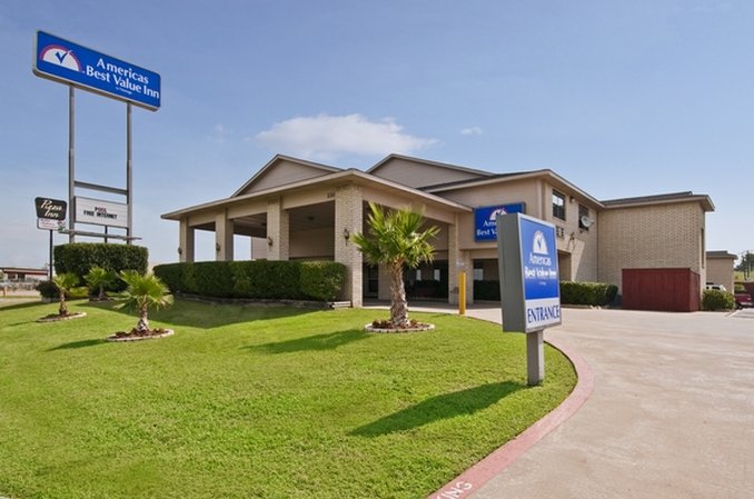 Midlothian Inn - Midlothian, TX