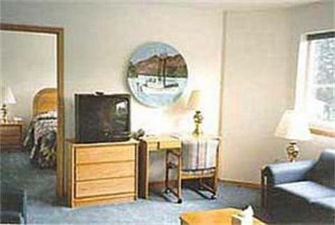 Frontier Suites Airport Hotel - Juneau, AK