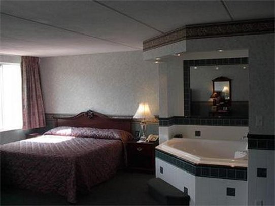 Clearwaters Hotel & Convention - Marshfield, WI