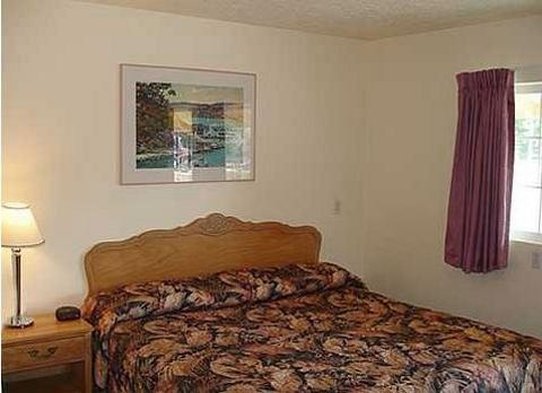 Lakeview Inn - Lucerne, CA