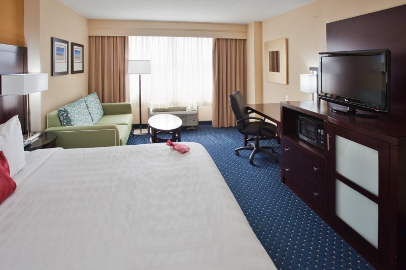 Crowne Plaza-Virginia Beach - Virginia Beach, VA