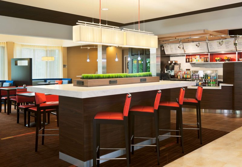 Courtyard by Marriott Boston Stoughton - Stoughton, MA