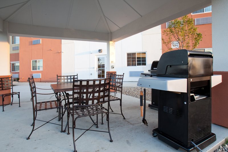Candlewood Suites MINOT - Donnybrook, ND
