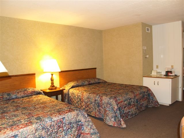 Village Green Resort - Cottage Grove, OR